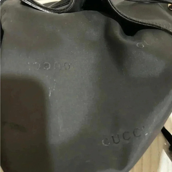 Gucci black leather drawstring hobo handbag - Picture 5 of 12